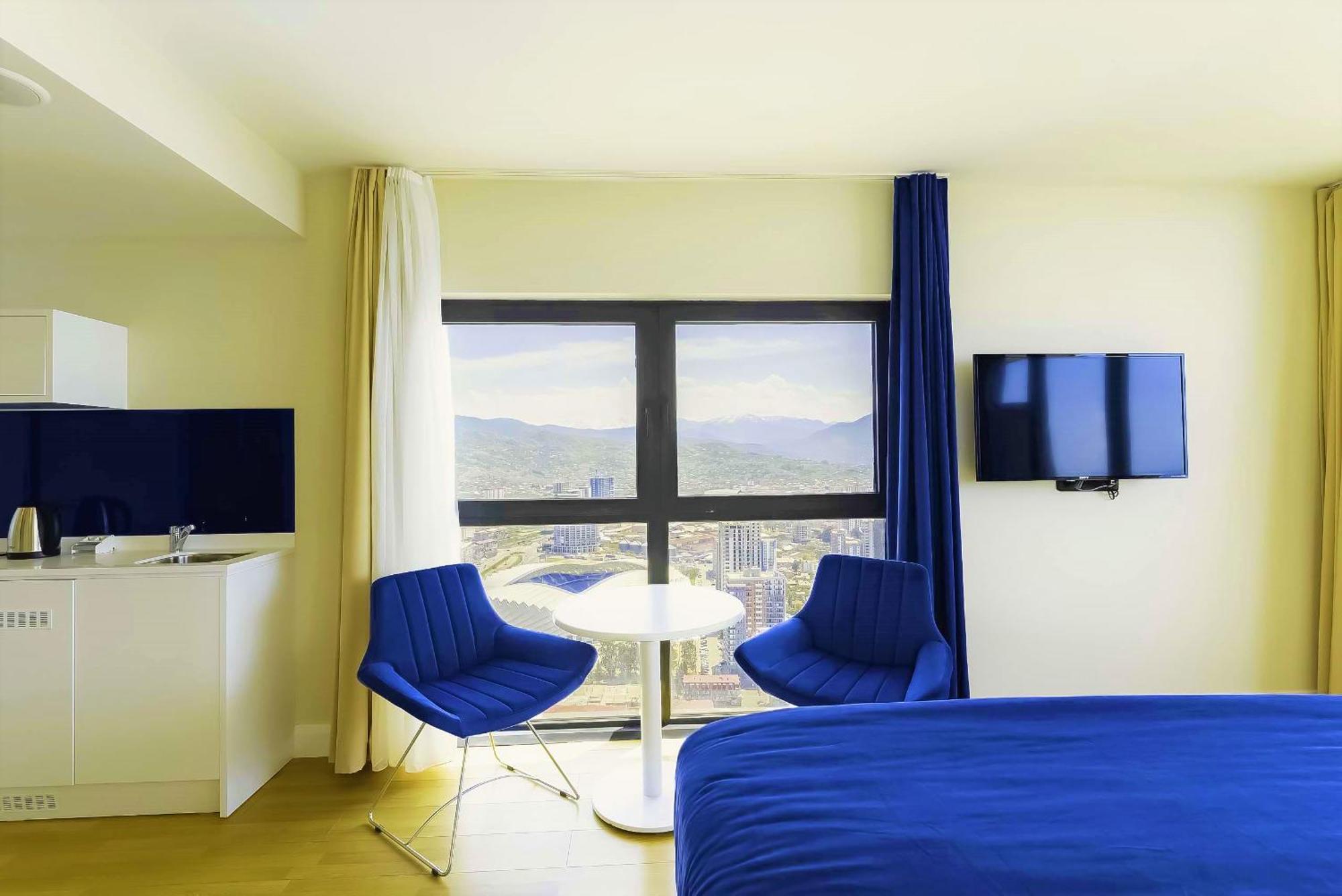 Orbi Twin Towers Aparthotel With Sea View Batumi Bagian luar foto