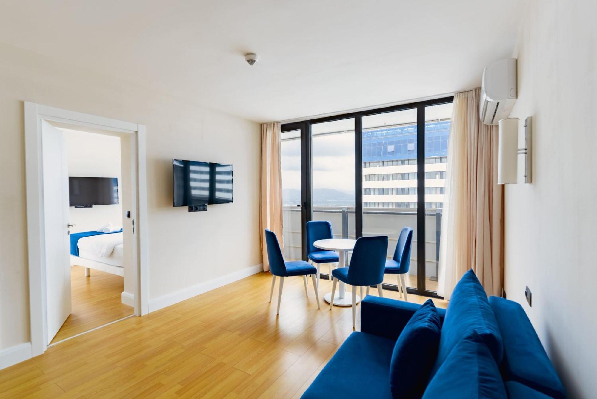 Orbi Twin Towers Aparthotel With Sea View Batumi Bagian luar foto