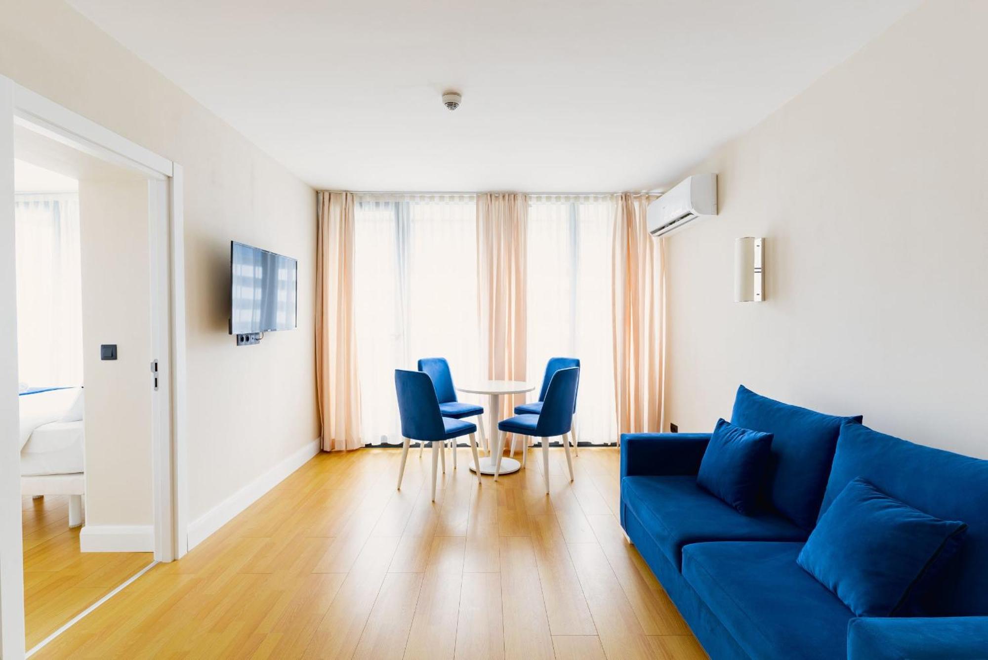 Orbi Twin Towers Aparthotel With Sea View Batumi Bagian luar foto