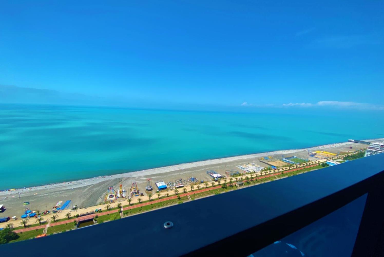 Orbi Twin Towers Aparthotel With Sea View Batumi Bagian luar foto