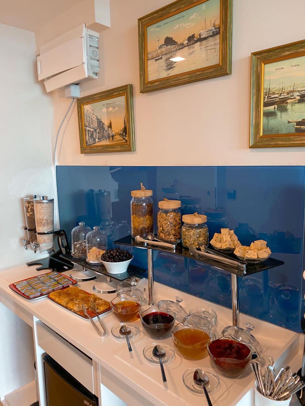 Orbi Twin Towers Aparthotel With Sea View Batumi Bagian luar foto